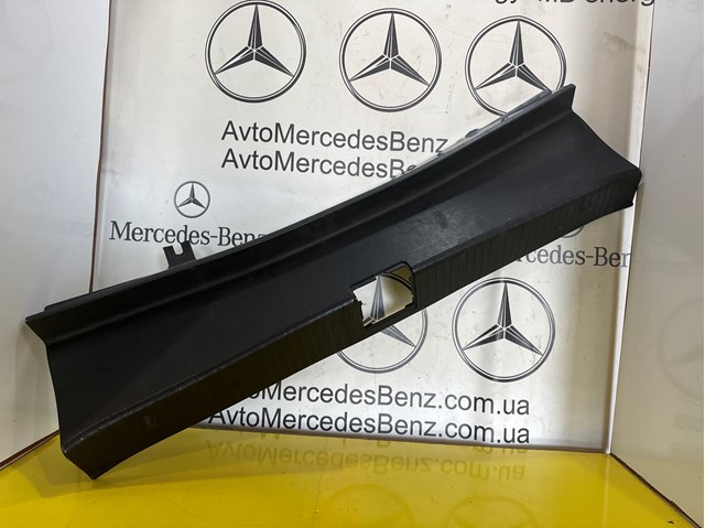 Накладка задньої панелі багажника A2126900241 MERCEDES
