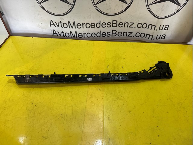 Напрямна заднього бампера, права A2128800230 MERCEDES