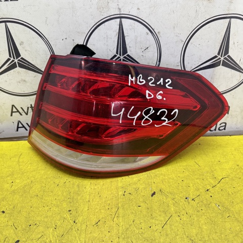 Ліхтар задній правий, зовнішній A2129061803 MERCEDES