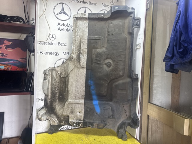 Захист двигуна задня A2135201600 MERCEDES