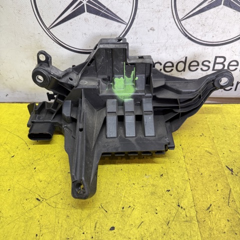 Коробка запобіжників A2135400350 MERCEDES