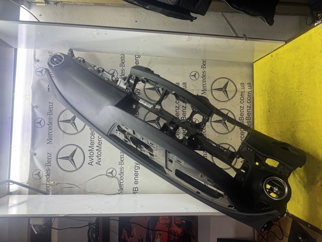 Передня панель A2136809404 MERCEDES