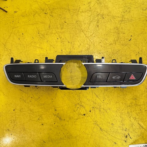 Блок кнопок центральної консолі A2139054603 MERCEDES