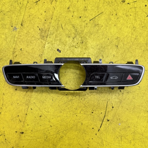 Блок кнопок центральної консолі A2139056308 MERCEDES