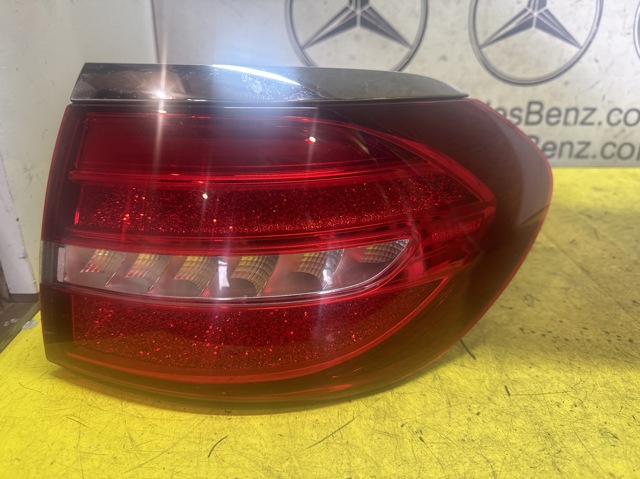 Ліхтар задній правий, зовнішній A2139068800 MERCEDES
