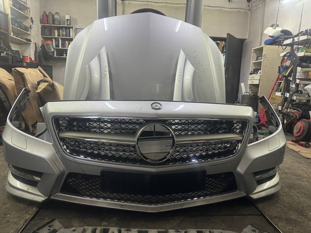 Буфер (бампер) передній A2188800740 MERCEDES