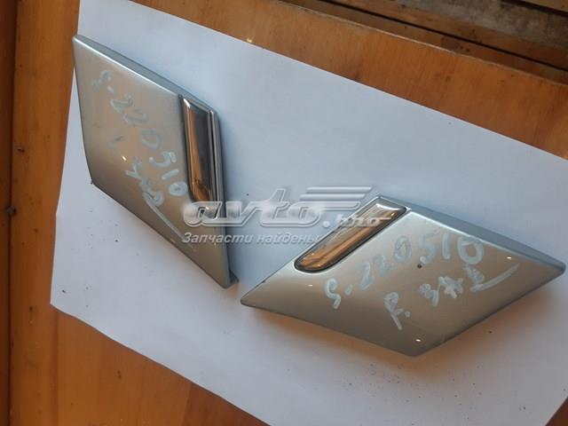 Молдинг заднього правого крила A2206900462 MERCEDES