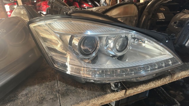 Права блок фара A2218207439 MERCEDES