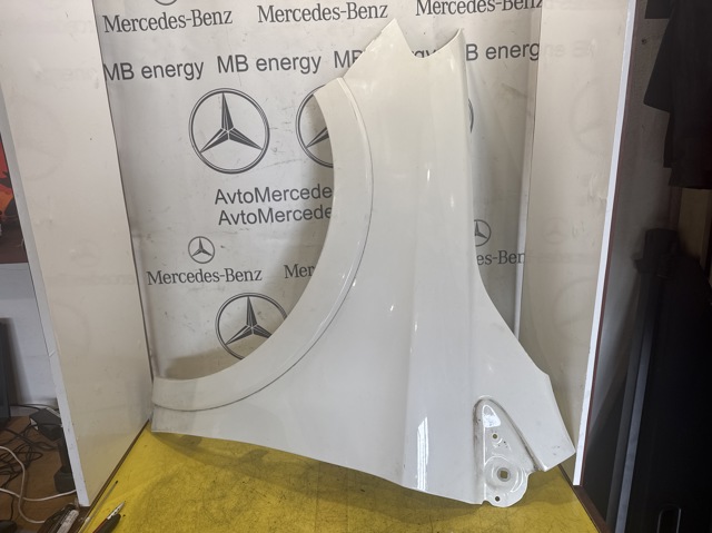 Ліве переднє крило A2428800118 MERCEDES