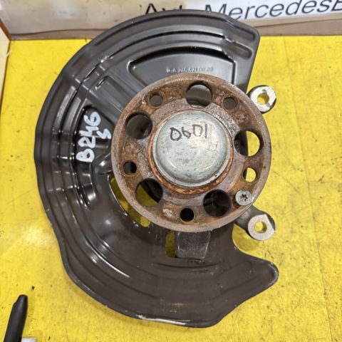 Цапфа поворотна права A2463320601 MERCEDES