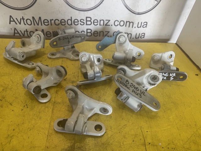 Петля передніх дверей, правою A2467201237 MERCEDES