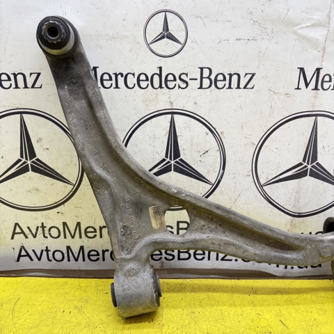 Правий важіль передній нижній підвіски A2473307602 MERCEDES