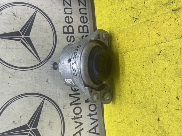 Права подушка мотора A2532402500 MERCEDES