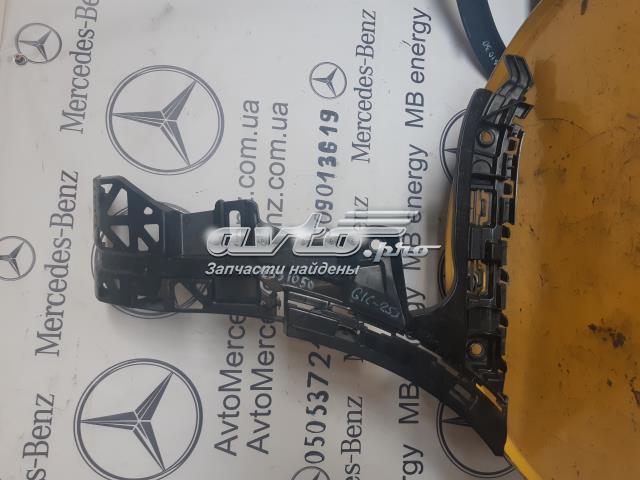 Кронштейн бампера заднього, зовнішній правий A2538800612 MERCEDES