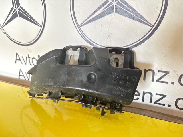 Кронштейн бампера заднього, правий A2538801003 MERCEDES