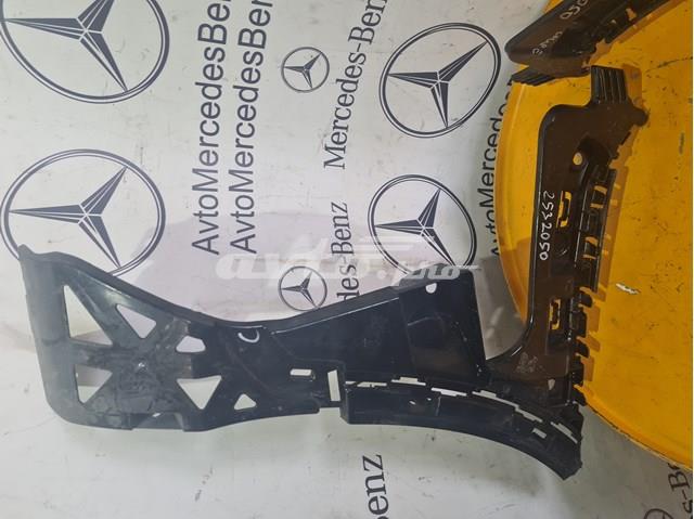 Кронштейн бампера заднього, зовнішній правий A2538801012 MERCEDES