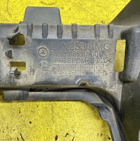 Ліве кріплення заднього бампера A2538858700 MERCEDES
