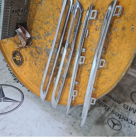 Облицювання радіатора A2538880185 MERCEDES