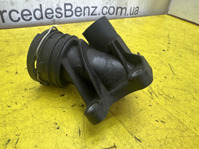 Водяний патрубок A2762000256 MERCEDES