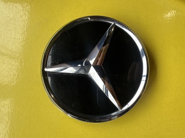 Фірмовий значок на кришку багажника A2928100000 MERCEDES