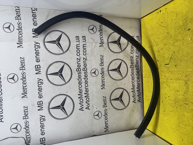 Накладка передньої лівої арки колеса A2928856522 MERCEDES