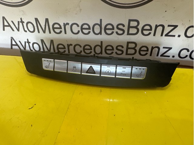Блок кнопок центральної консолі A2929051700 MERCEDES