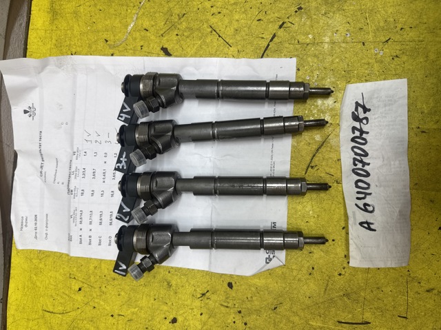 Форсунка паливна A6400700787 MERCEDES