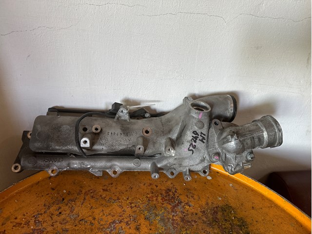 Колектор впускний, правий A6420900637 MERCEDES