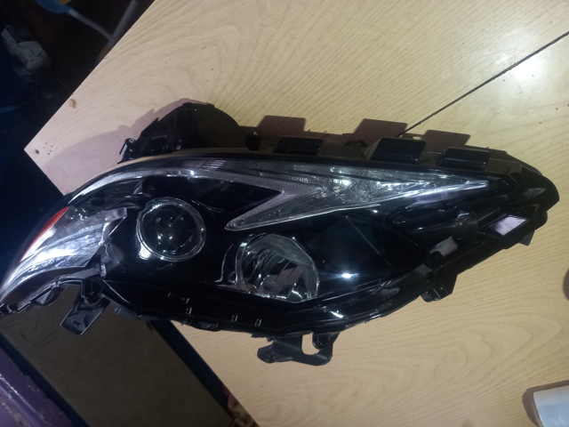 Права блок фара 8114033A61 TOYOTA