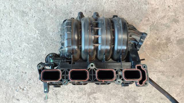 Колектор впускний 283102S000 HYUNDAI