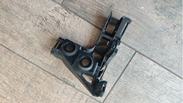 Кронштейн бампера заднього, правий 5G6807394A VAG