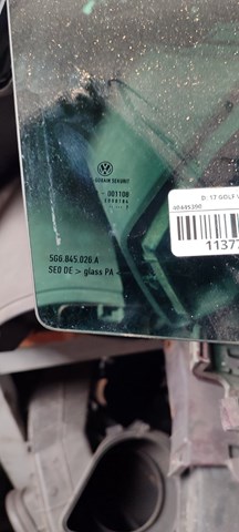 Вікно задніх дверей 5G6845026A VAG