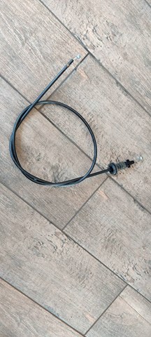 Трос відкриття капота, задній 7C0823535 VAG
