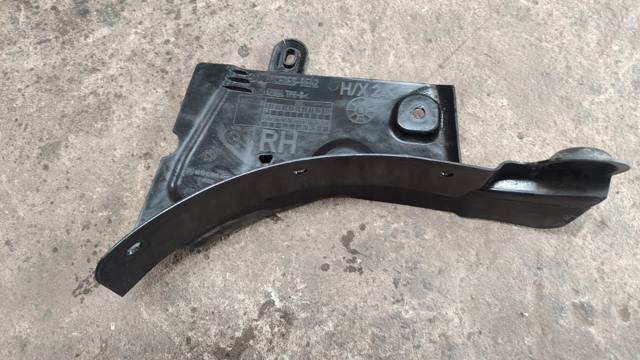 Захист бампера переднього, права A2438802303 MERCEDES