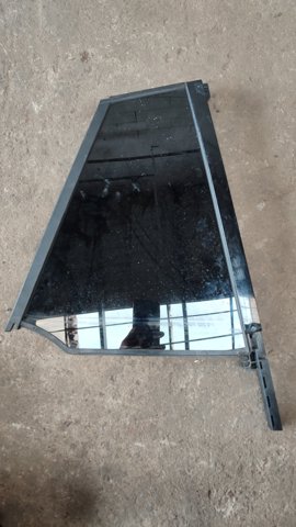 Скло-кватирка двері, задньої, правої A2947306002 MERCEDES