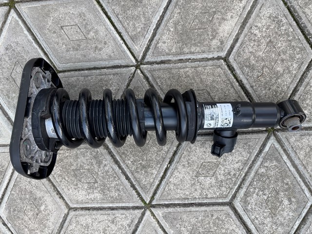Стійка задня права 37106869024 BMW