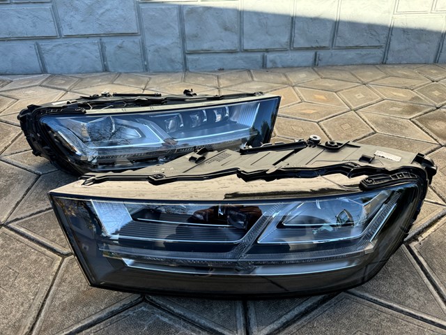 Блок фара ліва 4M0941035 VAG