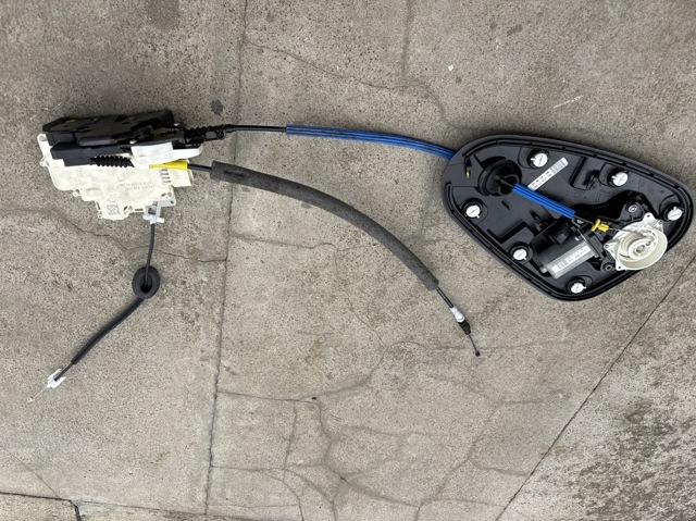 Замок задніх дверей, лівих 9Y0839015 PORSCHE