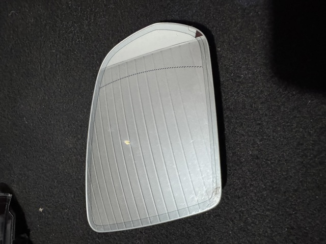 Дзеркальний елемент правий A0998101616 MERCEDES