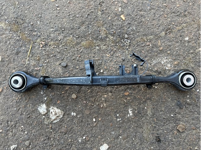 Скоба гальмівної трубки A1664230723 MERCEDES