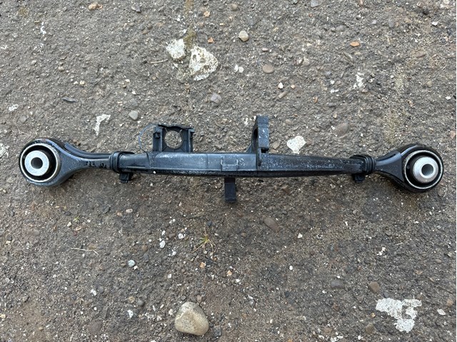 Скоба гальмівної трубки A1664230823 MERCEDES