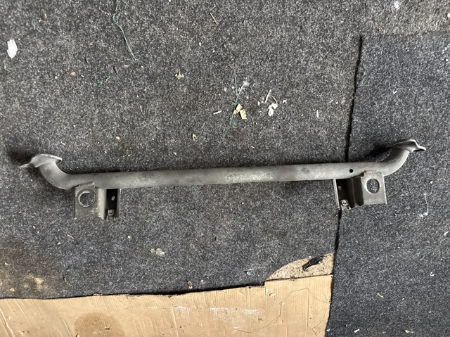 Буфер бампера переднього A1666200085 MERCEDES