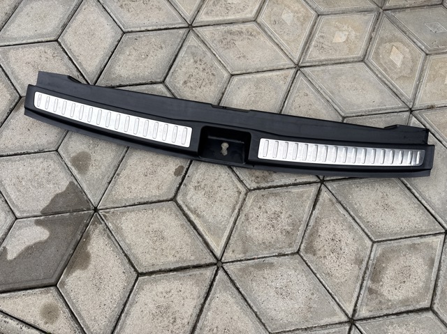 Накладка перегородки A1666909900 MERCEDES