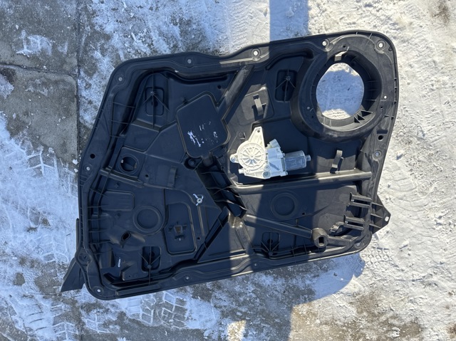 Склопідйомник передньої правої двері A1667200279 MERCEDES