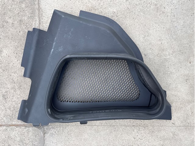 Водостік лобового скла, жабо A1668300113 MERCEDES