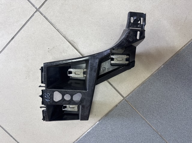 Лівий кронштейн заднього бампера A1668805703 MERCEDES