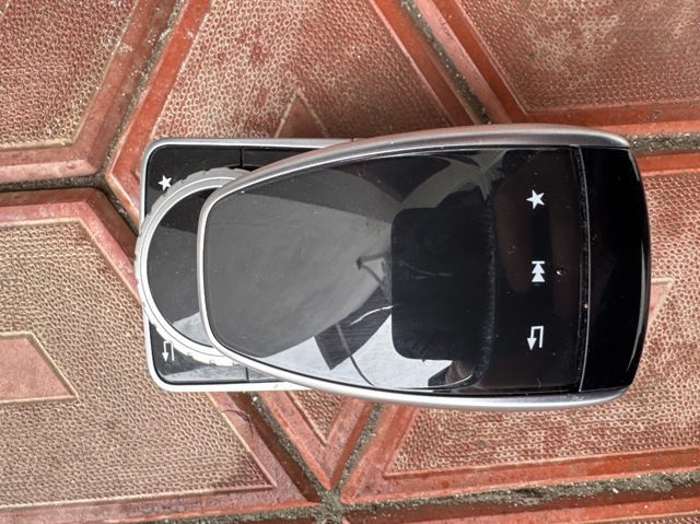 Блок кнопок центральної консолі A1669004819 MERCEDES
