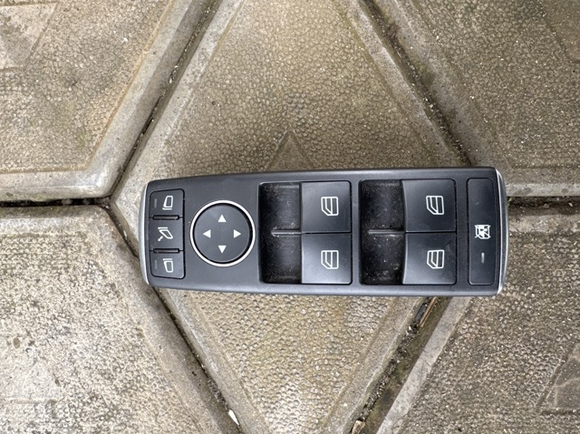 Кнопковий блок керування склопідіймачами передній лівий A1669054400 MERCEDES