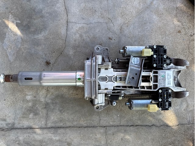Колонка рульового управління A2054603916 MERCEDES