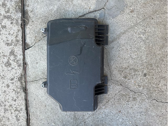Кришка блока запобіжників A2055402428 MERCEDES